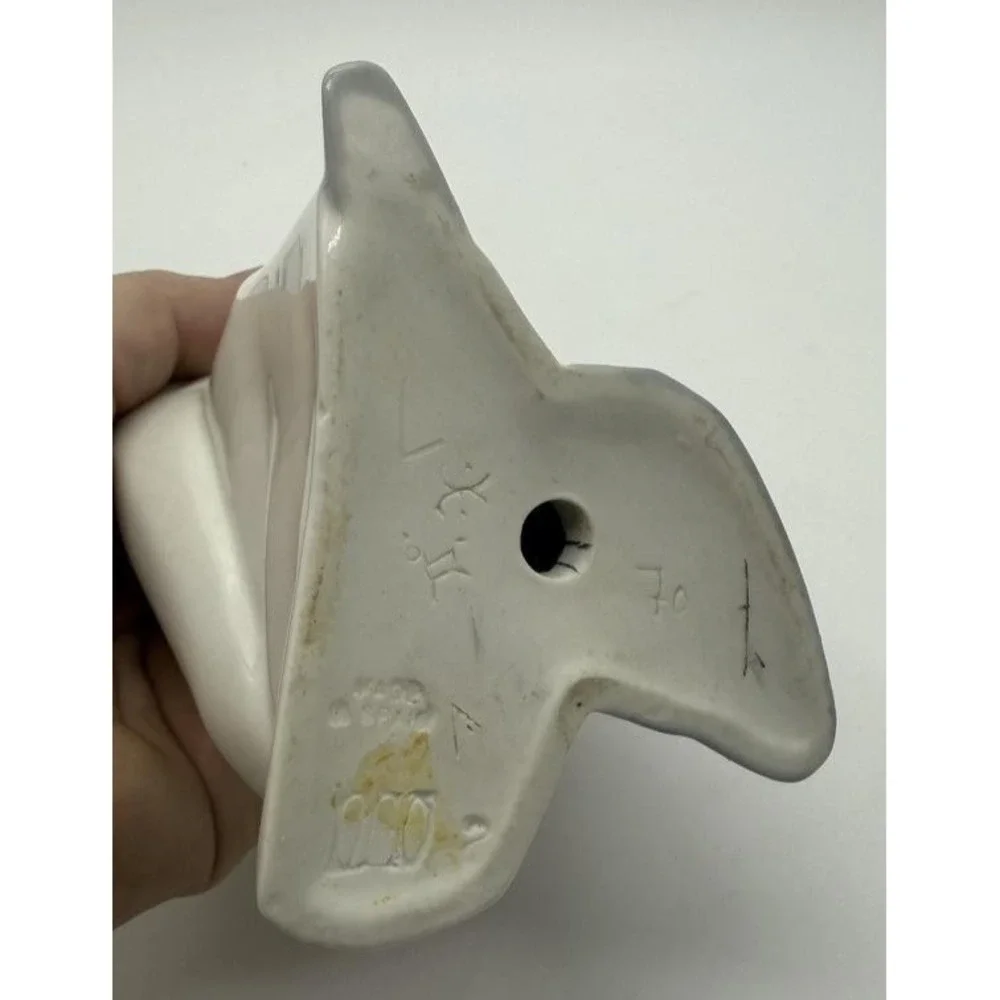 N/A porcelain figurine